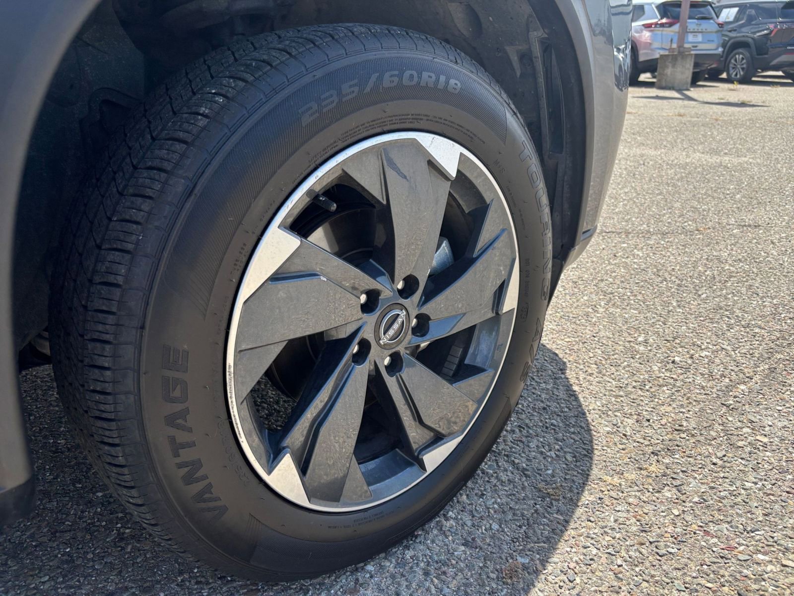 Used 2025 Nissan Rogue SV AWD/4WD image 32