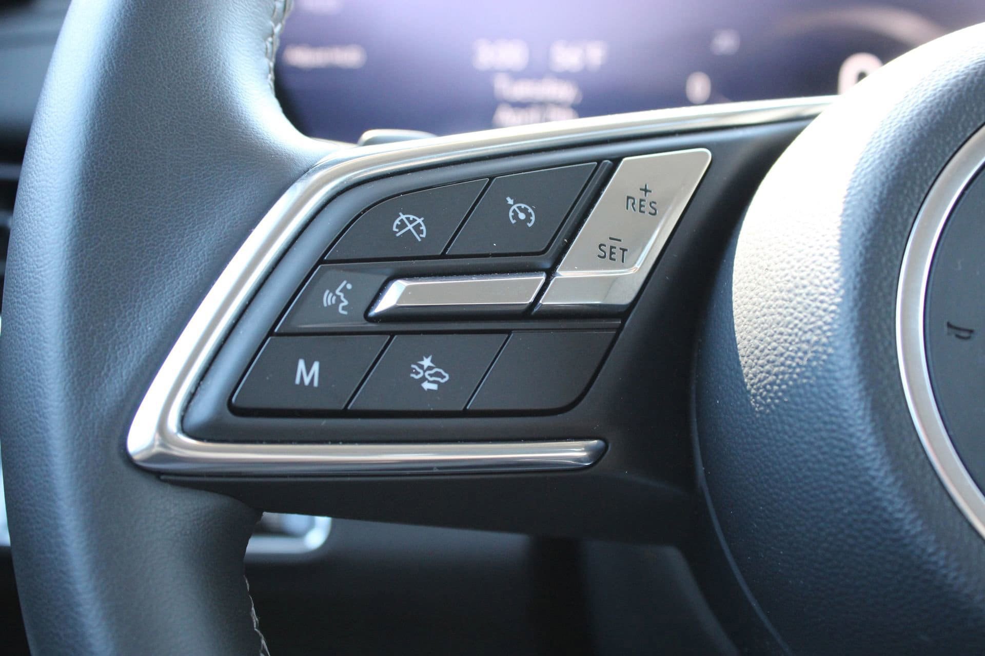 Used 2025 Buick Envision Preferred AWD/4WD image 27