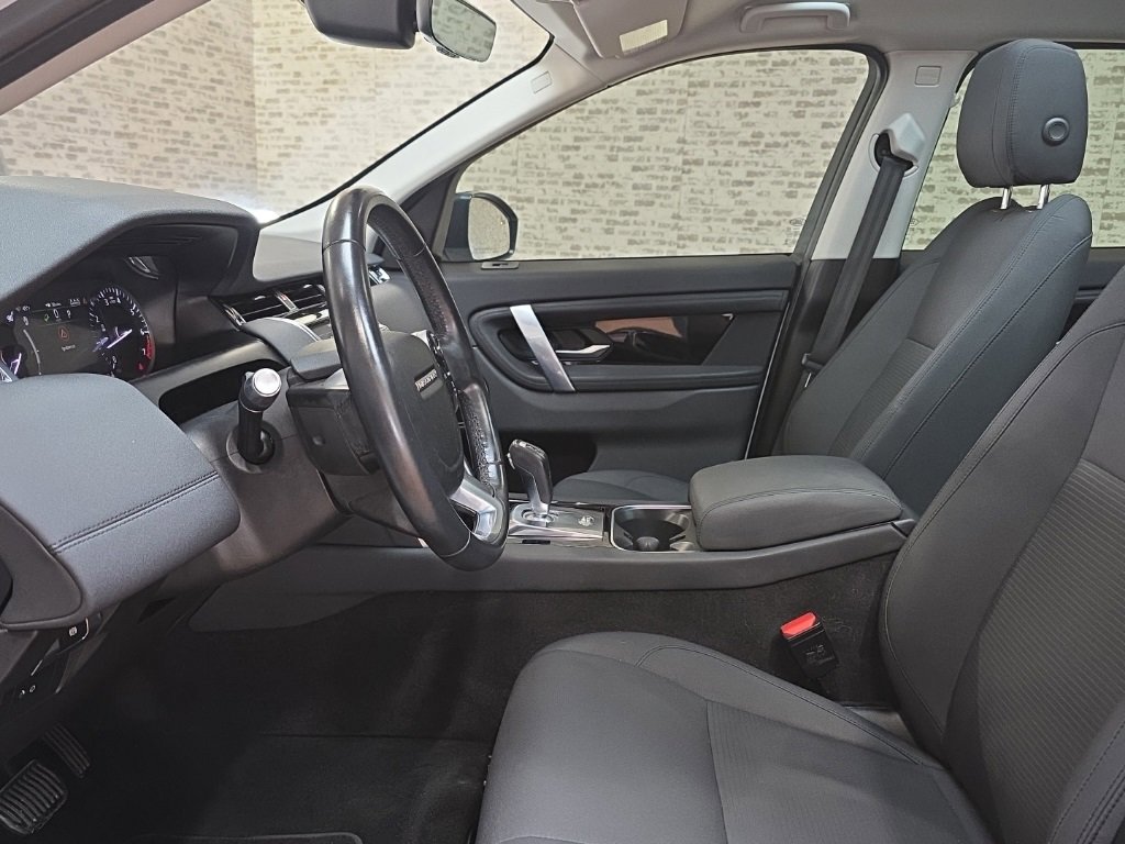 Used 2020 Land Rover Discovery Sport image 25