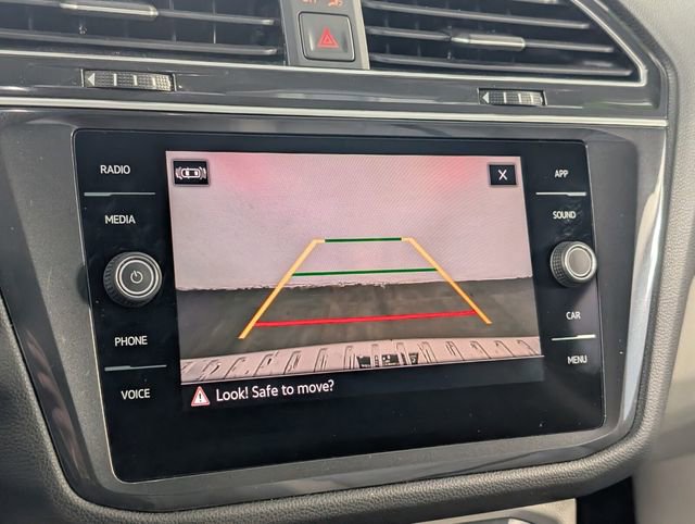 Used 2024 Volkswagen Tiguan SE image 19