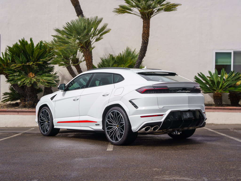 Used 2025 Lamborghini Urus SE AWD/4WD image 40