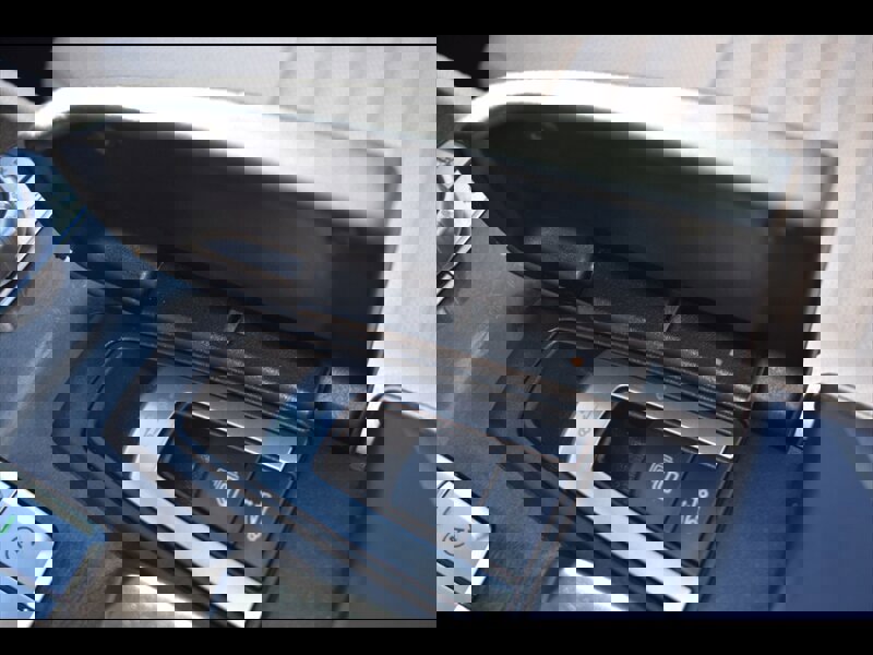 Used 2015 Mercedes-Benz SL 550 w/ Driver Assistance Package image 37