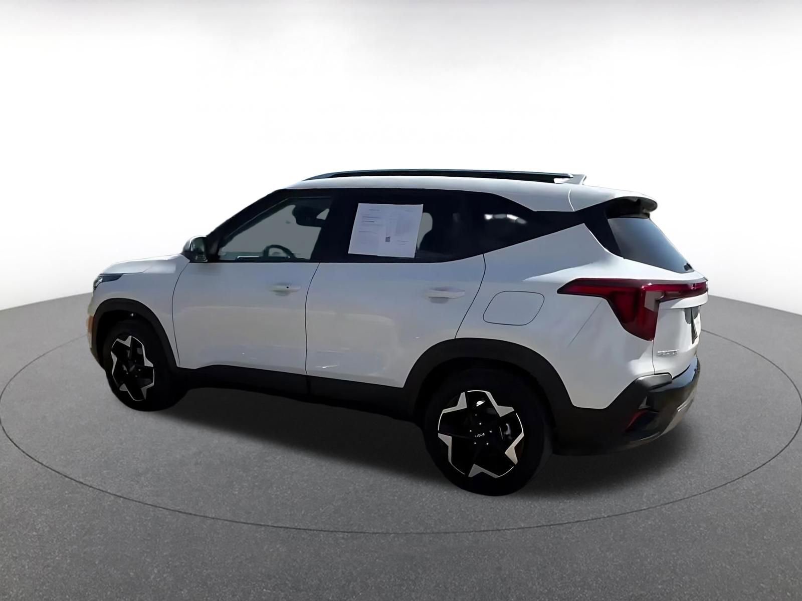 Used 2025 Kia Seltos S image 10