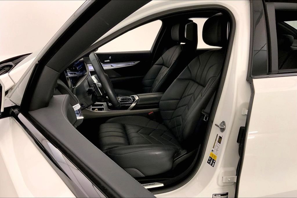 Certified 2023 BMW 760i xDrive AWD/4WD image 13