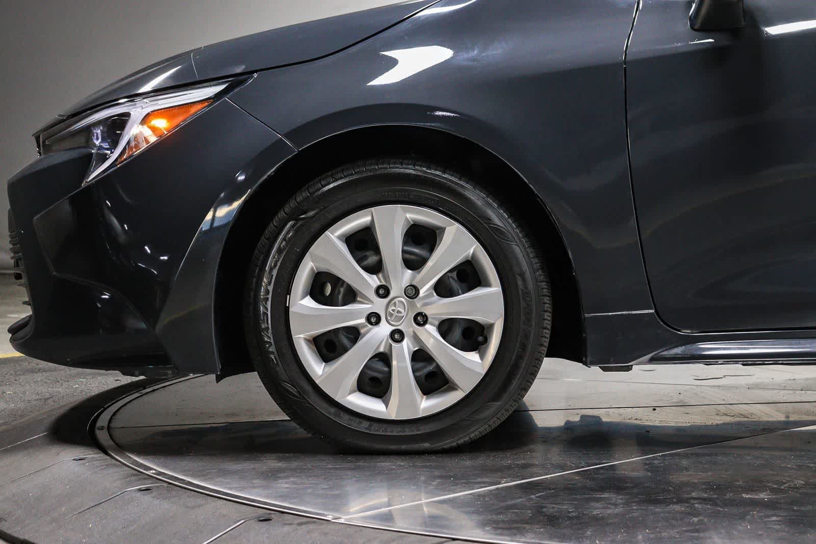 Certified 2025 Toyota Corolla LE FWD image 10