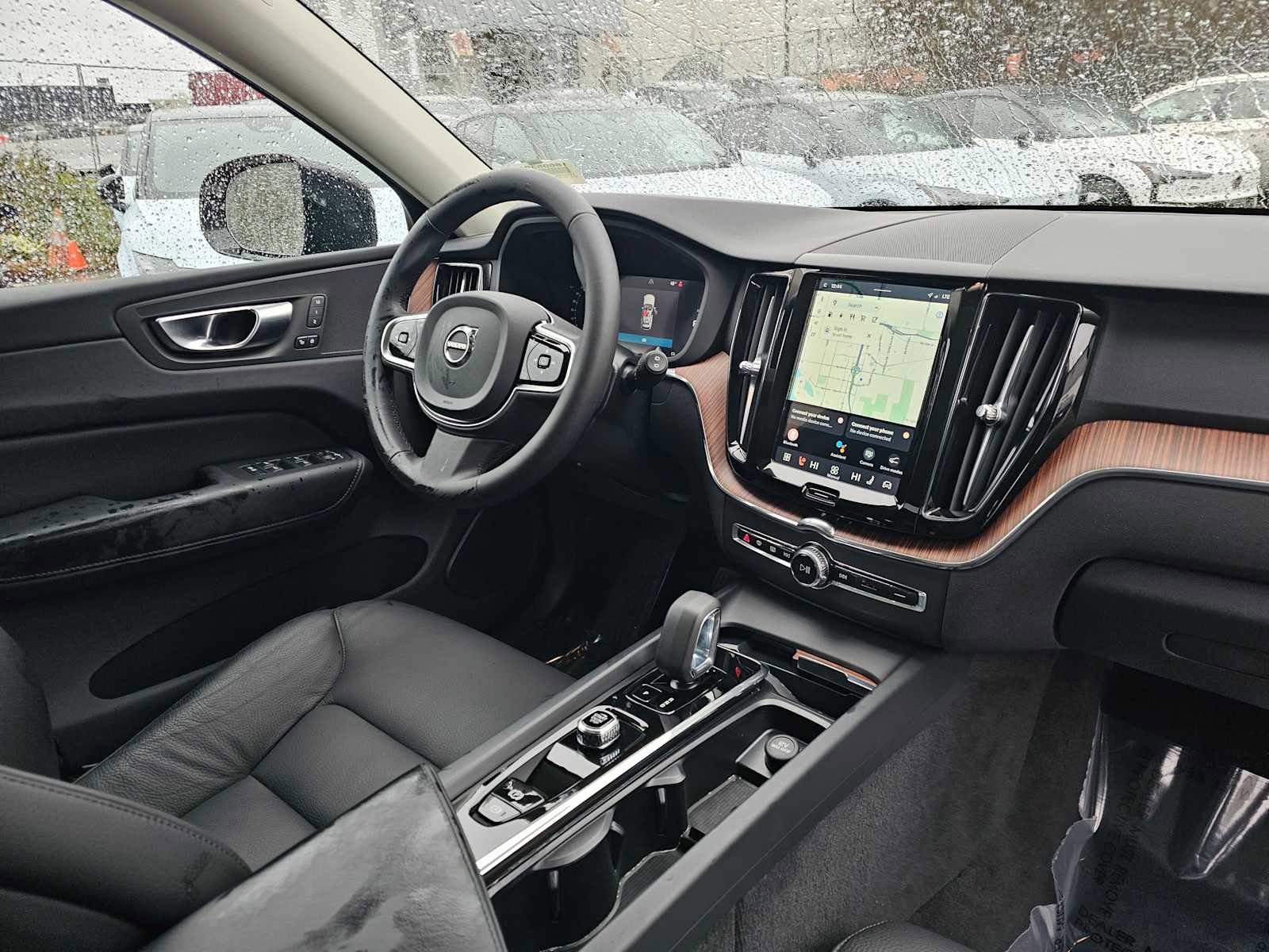 Certified 2024 Volvo XC60 T8 Plus w/ Protection Package Premier image 3