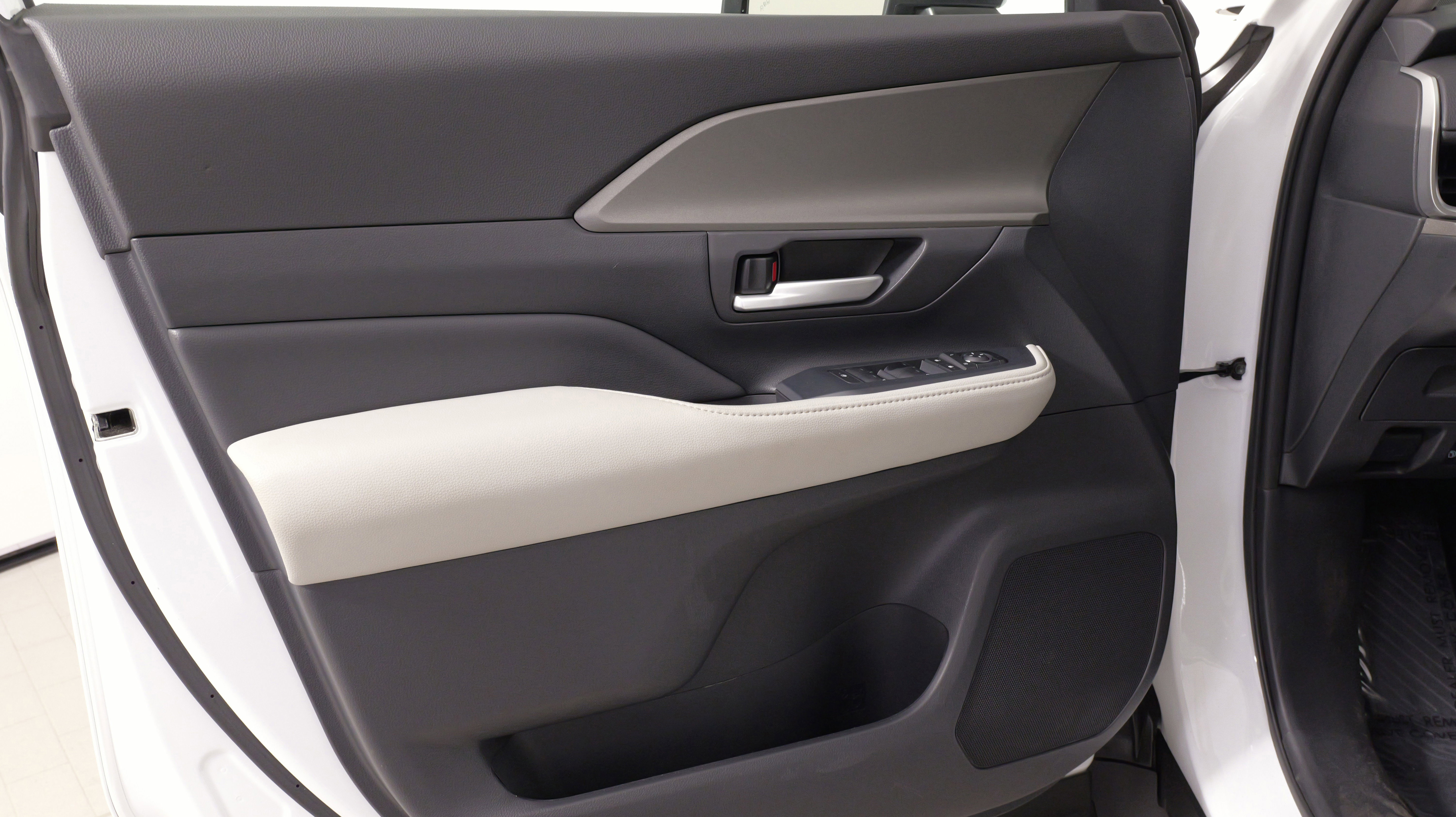 Used 2024 Toyota Grand Highlander XLE image 24