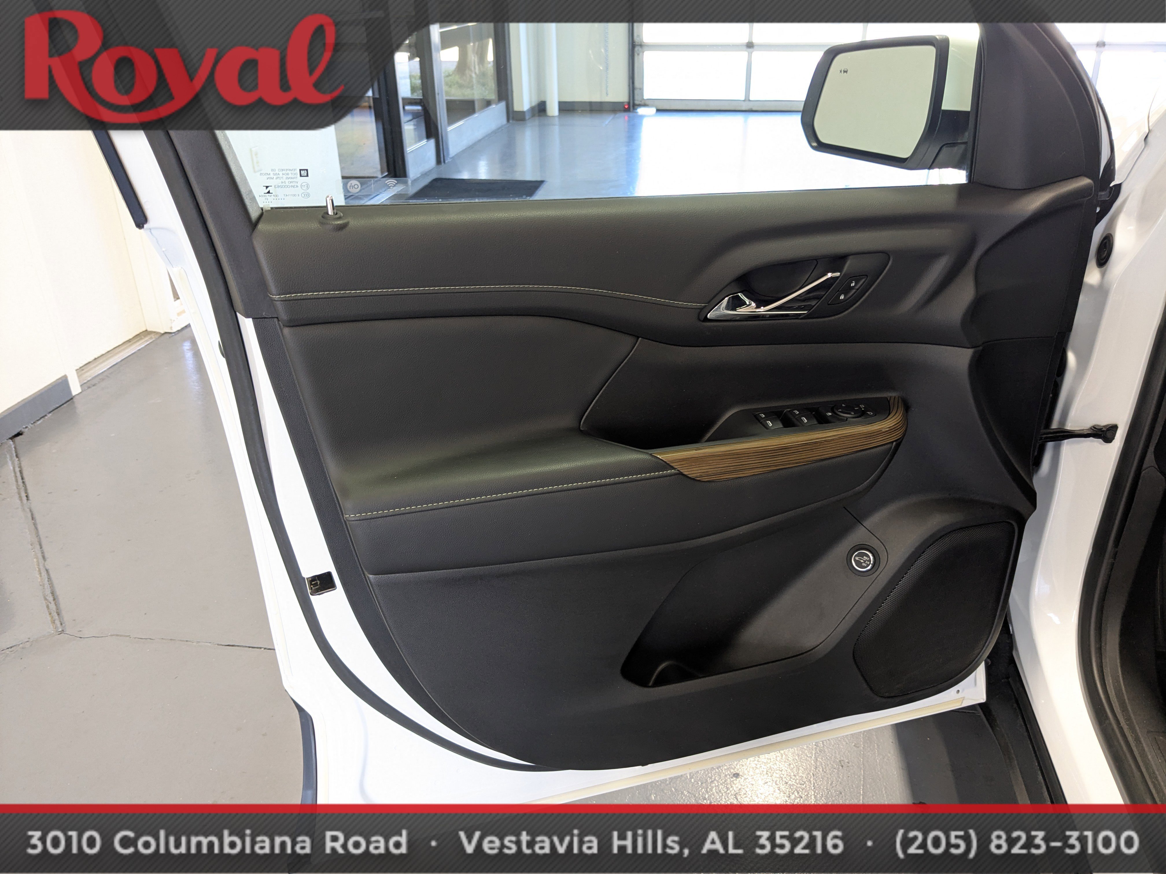 Used 2021 GMC Acadia SLE w/ Driver Convenience Package image 18