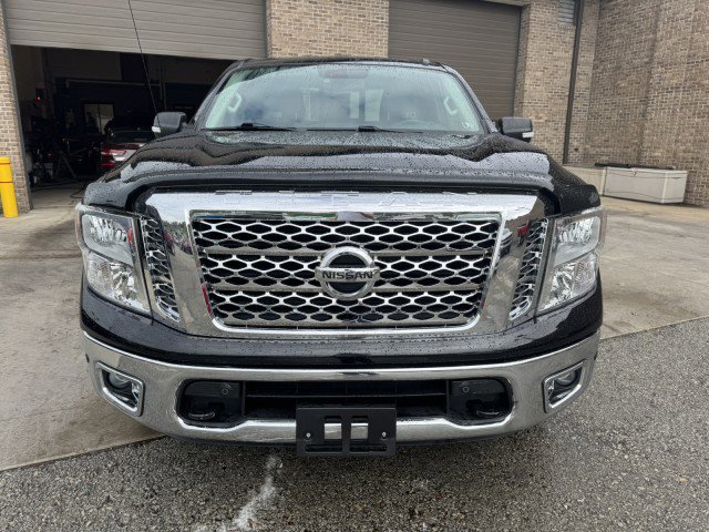 Used 2019 Nissan Titan SV w/ SV Convenience Package image 8