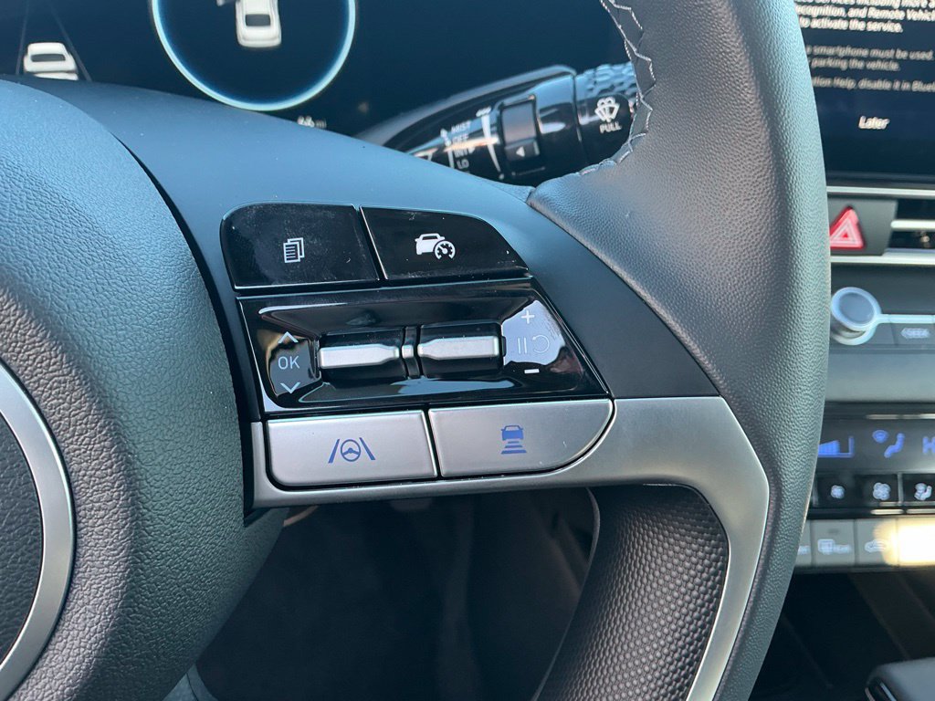 Certified 2026 Hyundai Elantra Limited FWD image 21