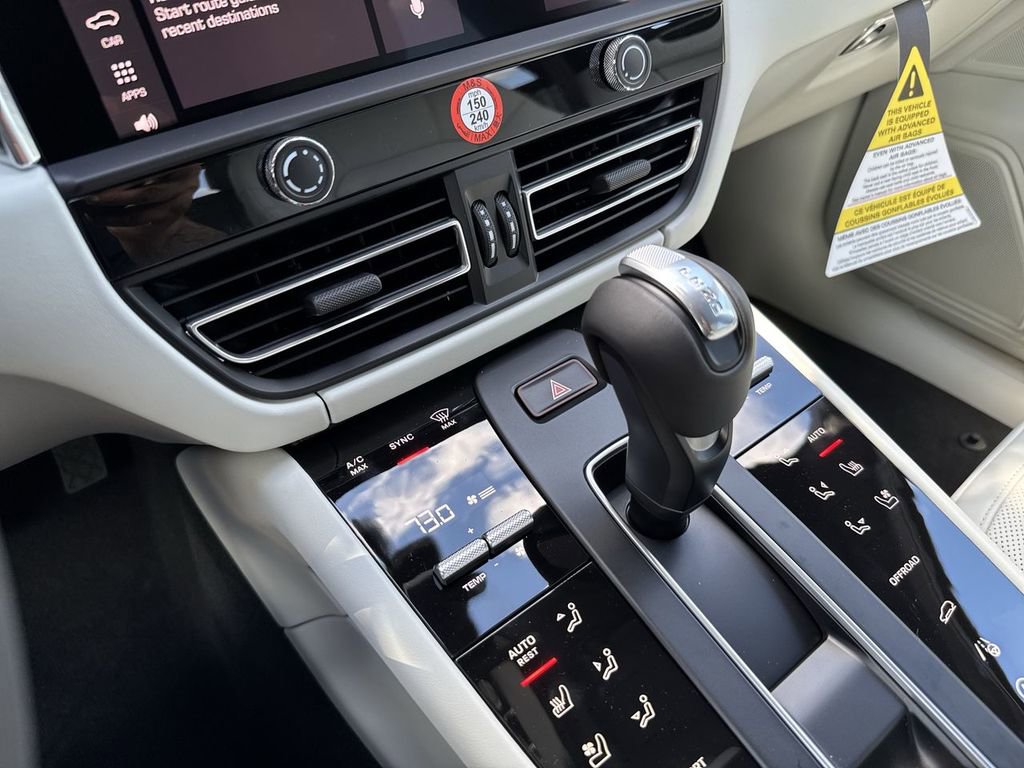 New 2026 Porsche Macan image 23