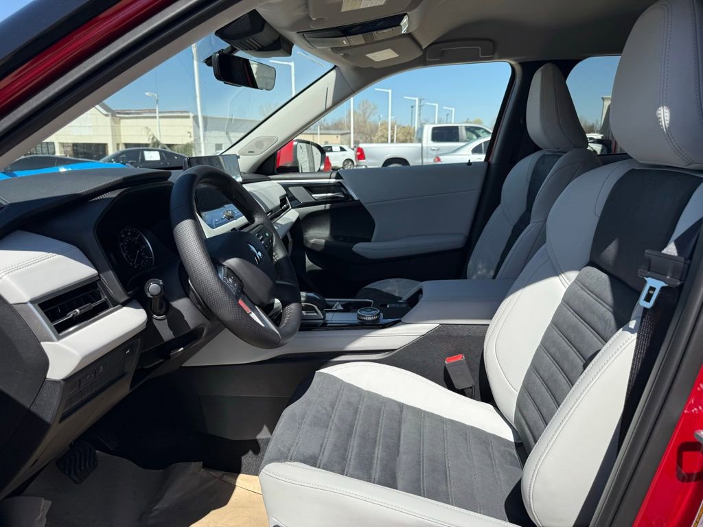 New 2026 Mitsubishi Outlander SE image 28