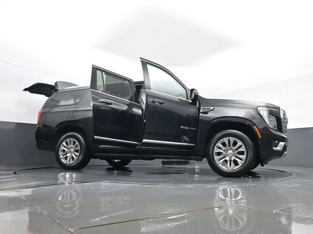 Used 2025 GMC Yukon XL Denali AWD/4WD image 38