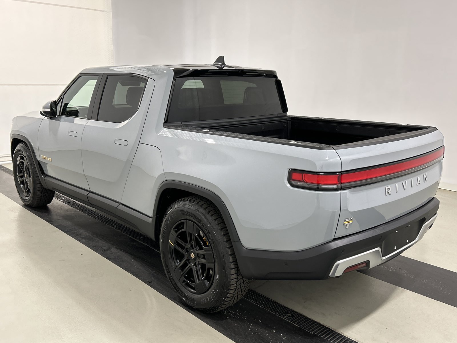 Used 2023 Rivian R1T Adventure Quad AWD/4WD image 3