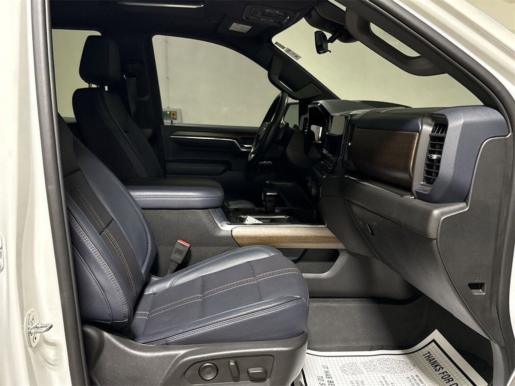 Used 2024 Chevrolet Silverado 1500 High Country image 23