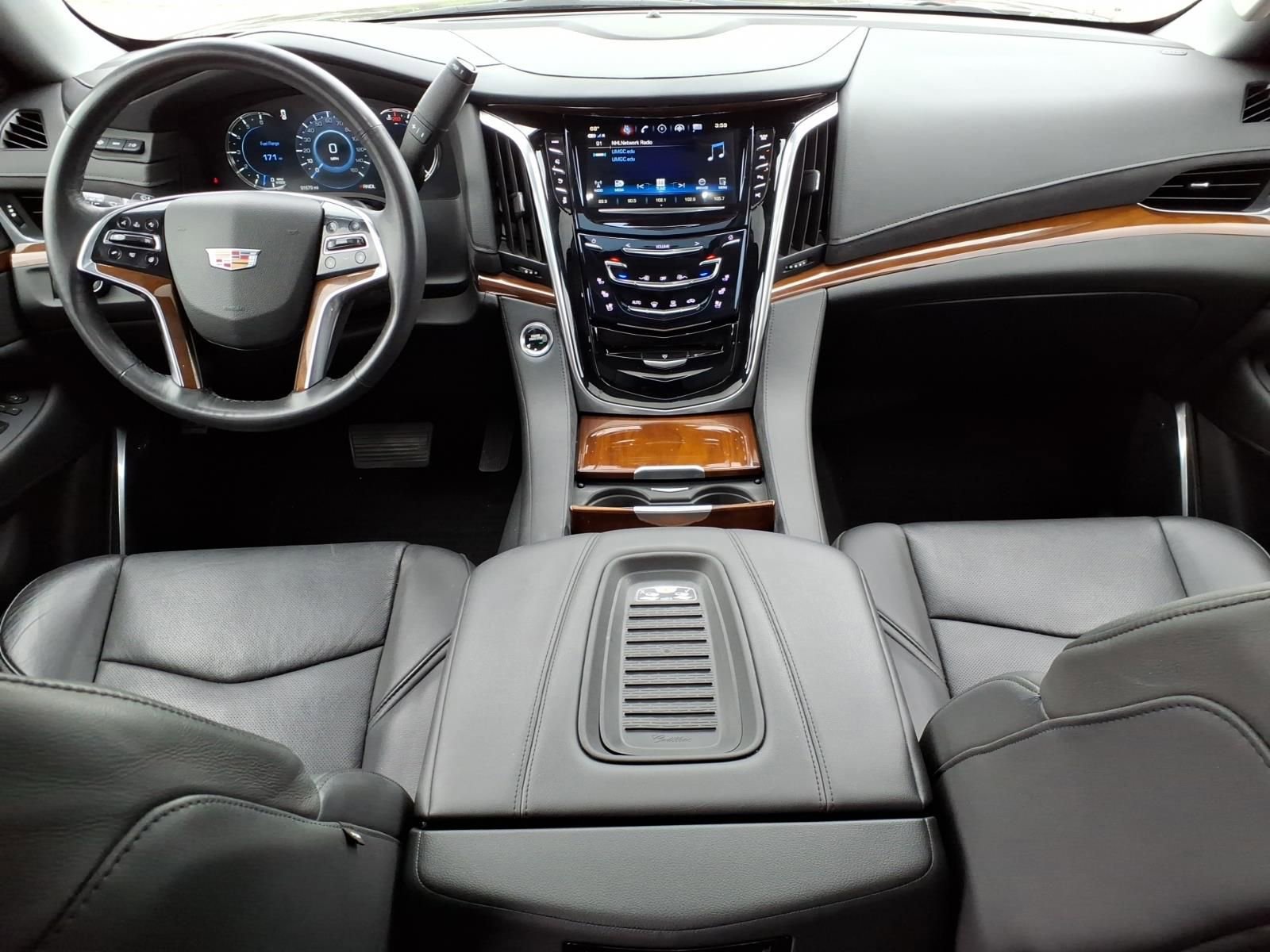 Used 2020 Cadillac Escalade Luxury AWD/4WD image 14