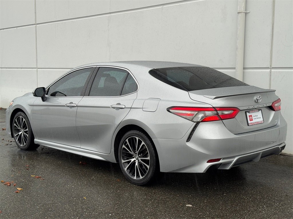 Certified 2018 Toyota Camry SE image 5