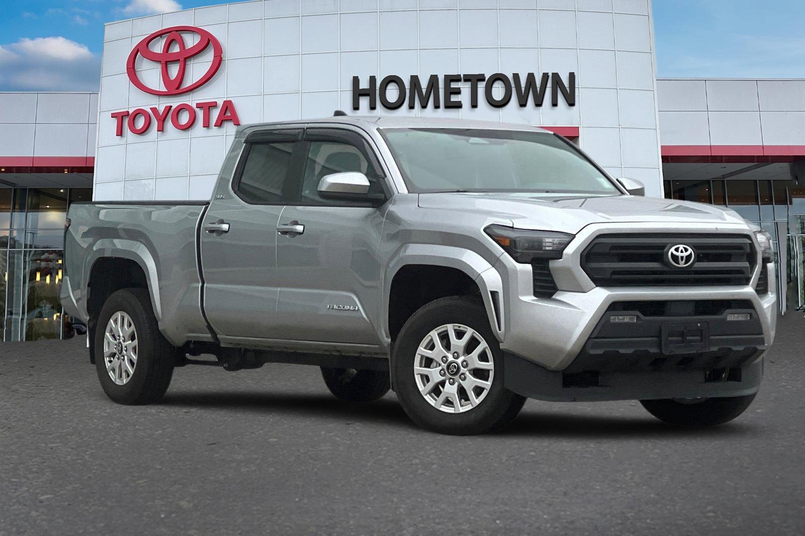 Used 2024 Toyota Tacoma SR5 image 2