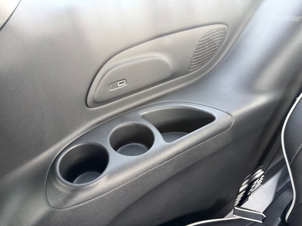 New 2027 Chrysler Pacifica Limited FWD image 40