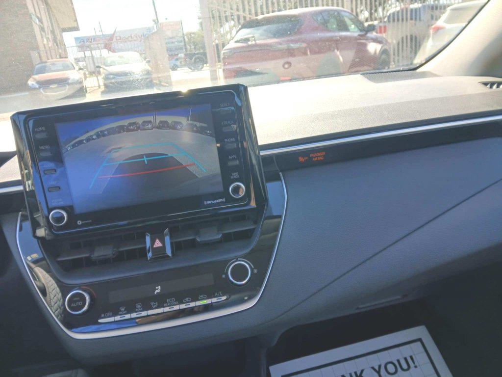 Used 2022 Toyota Corolla LE FWD image 14