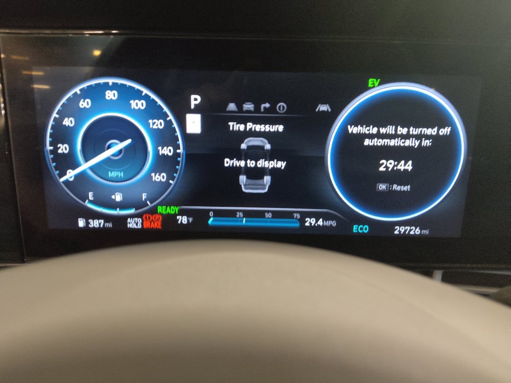 Used 2025 Hyundai Elantra SEL FWD image 23