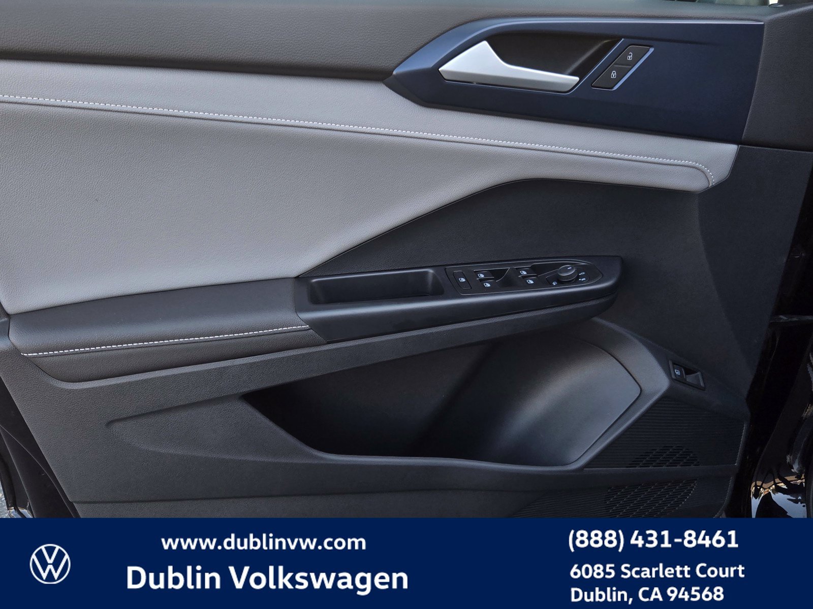 Certified 2024 Volkswagen Taos SE FWD image 10