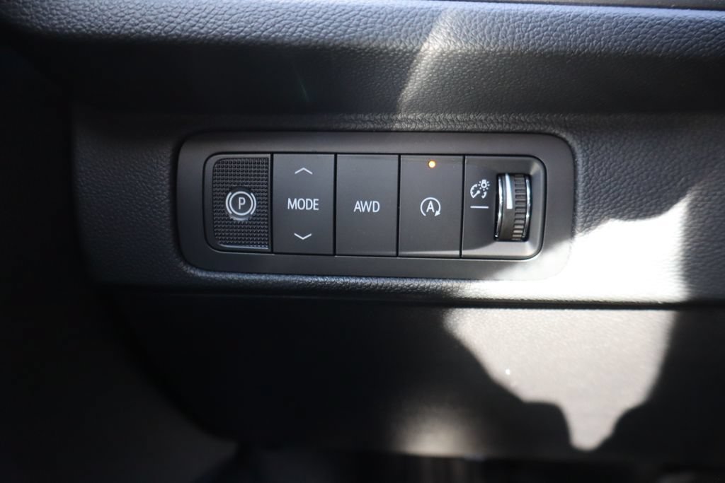 New 2027 Chevrolet Traverse LT w/ Driver Confidence Package AWD/4WD image 17