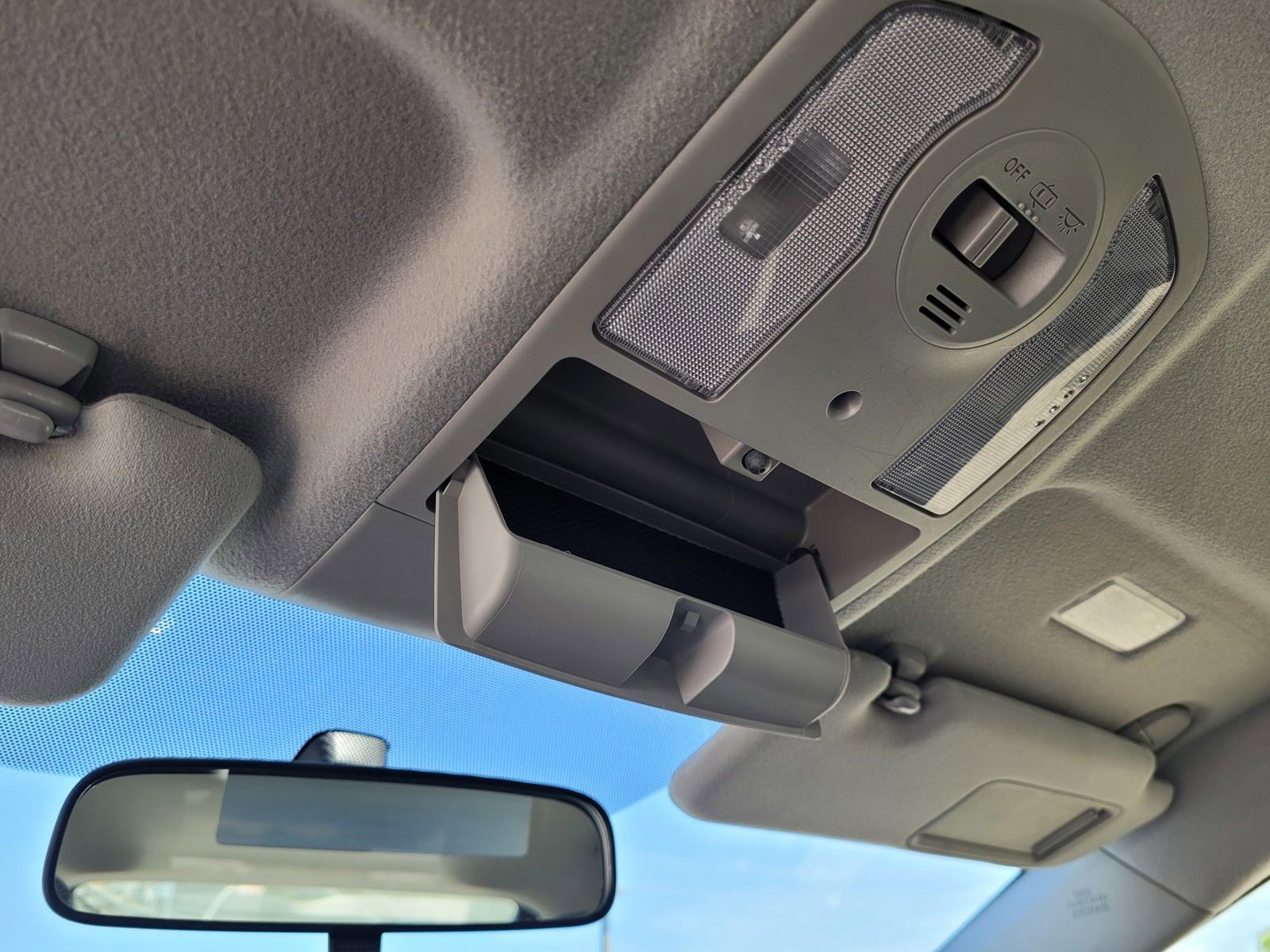 Used 2015 Toyota Prius Two image 32