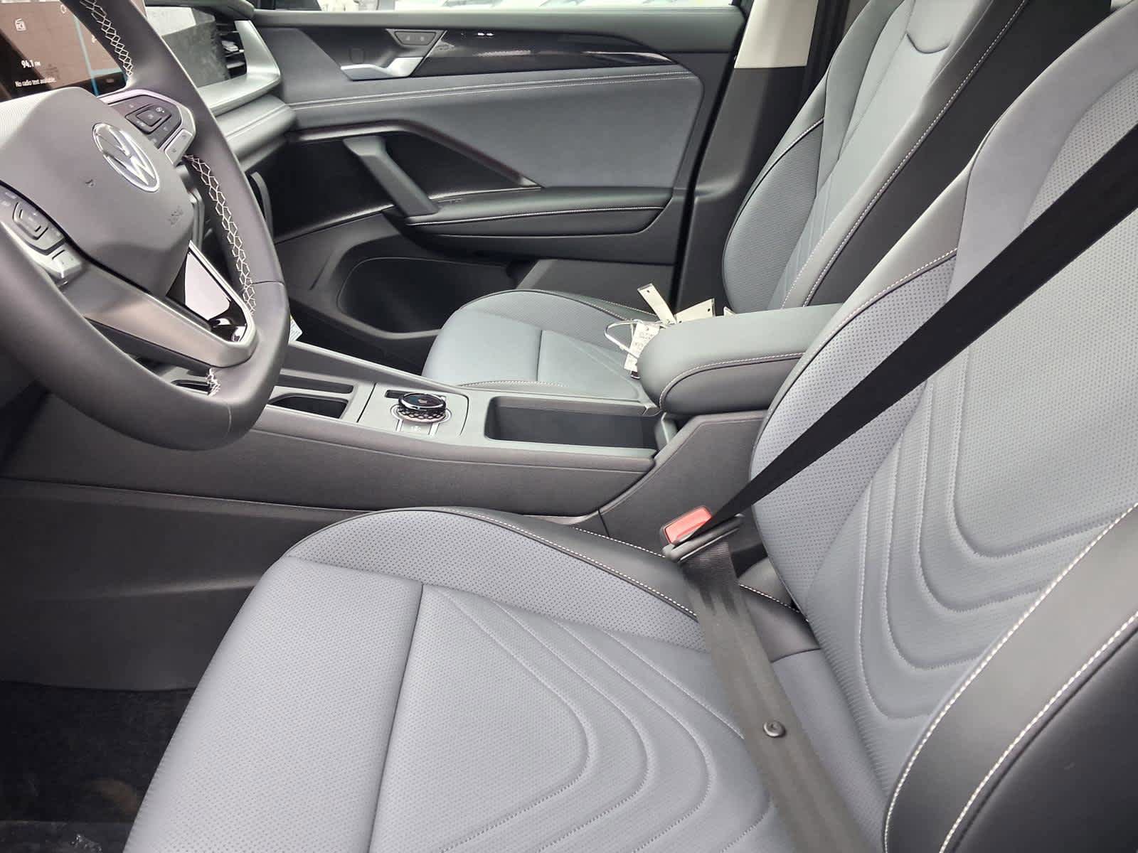 New 2026 Volkswagen Tiguan SE AWD/4WD image 15