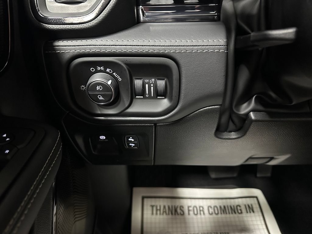 Used 2026 RAM 1500 Limited AWD/4WD image 17