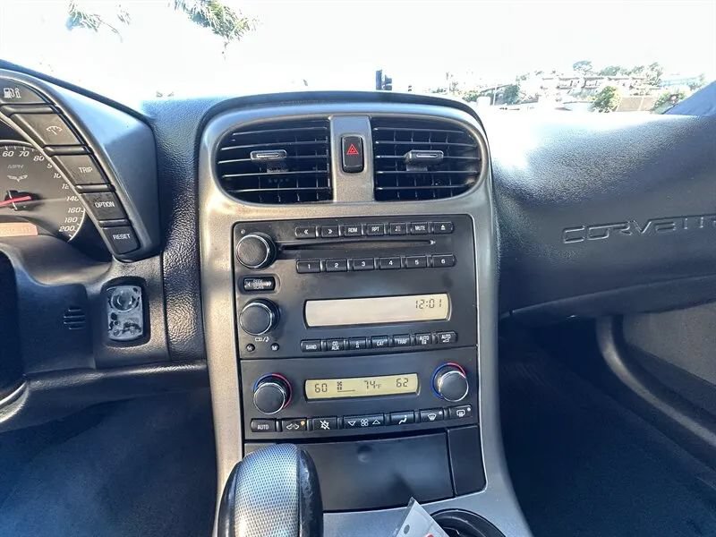 Used 2006 Chevrolet Corvette Coupe w/ Preferred Equipment Group RWD image 29