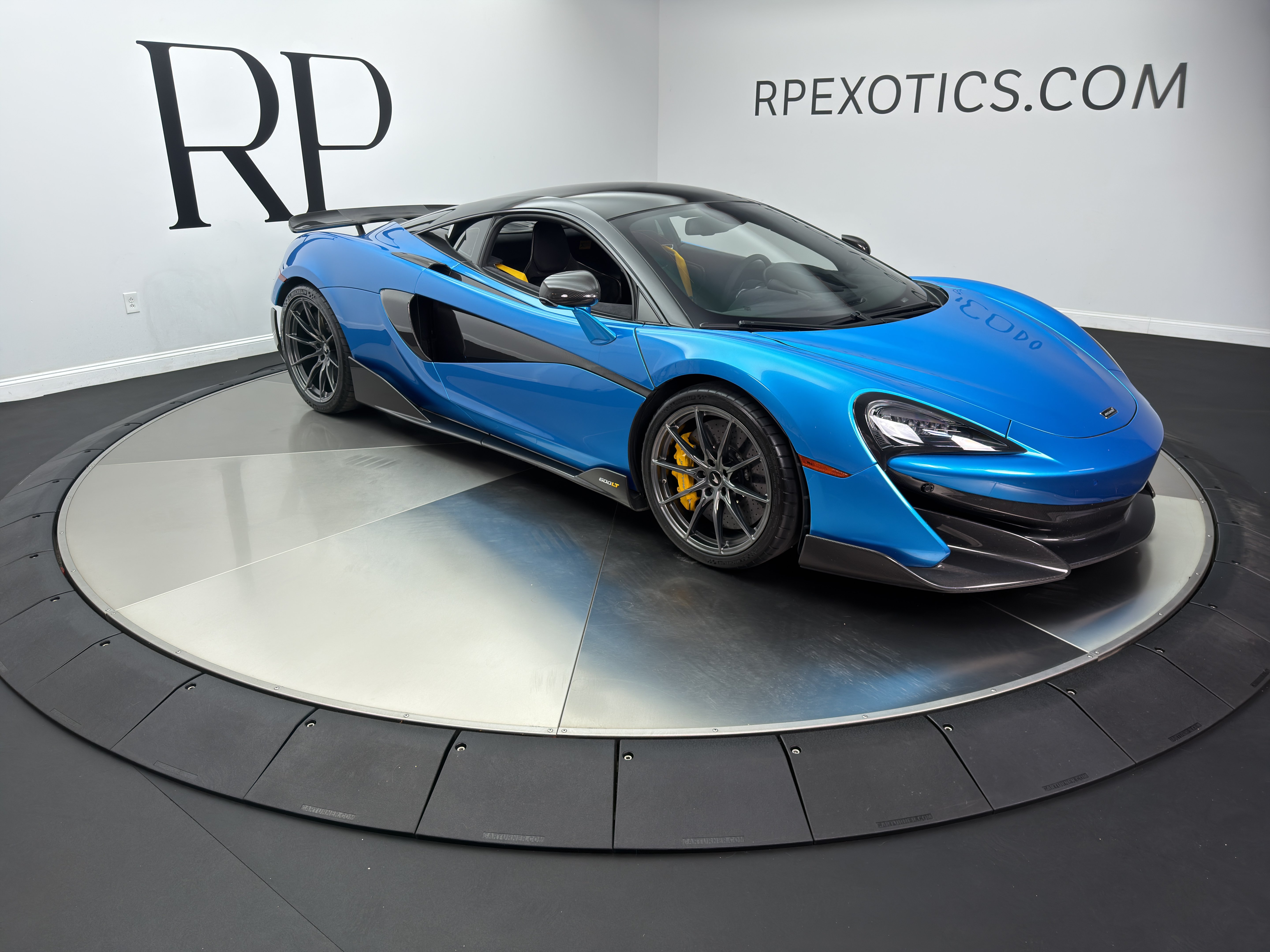 Used 2019 McLaren 600LT RWD image 8