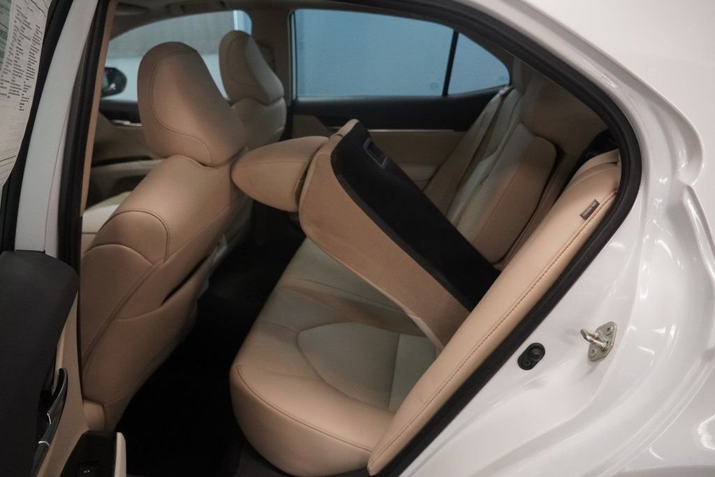 Used 2020 Toyota Camry XLE w/ Navigation Package image 23
