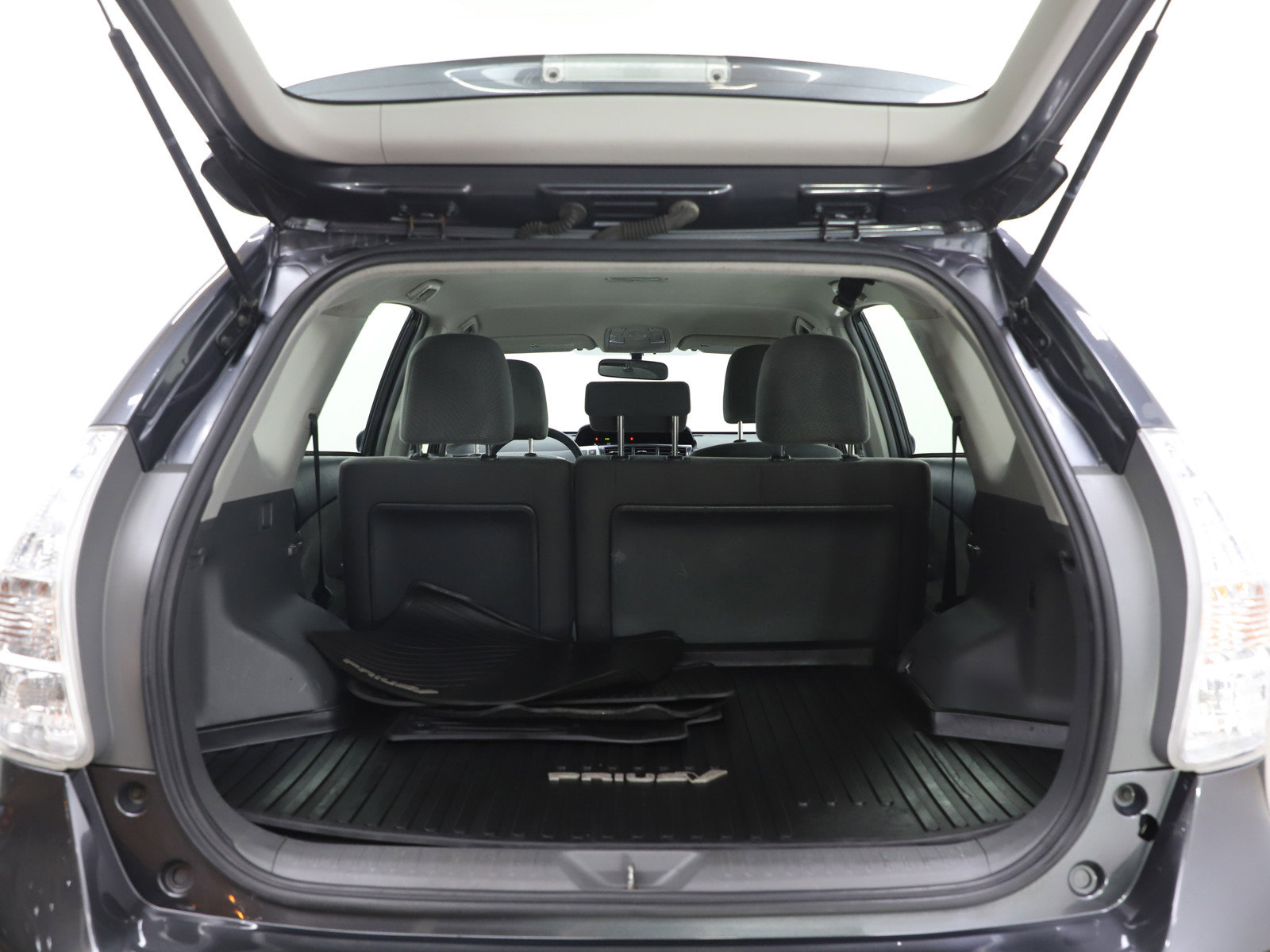 Used 2014 Toyota Prius V Three image 16