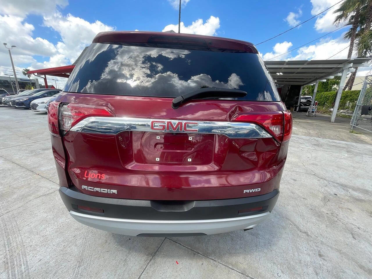 Used 2018 GMC Acadia SLE AWD/4WD image 19