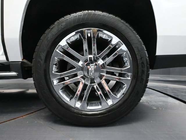 Used 2017 Cadillac Escalade ESV 4WD image 10