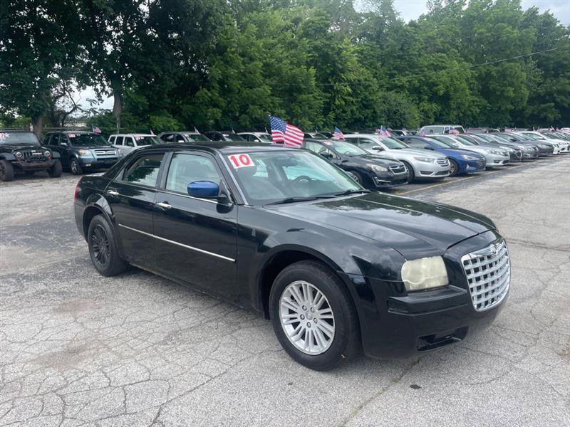 Used 2010 Chrysler 300 Touring RWD image 3