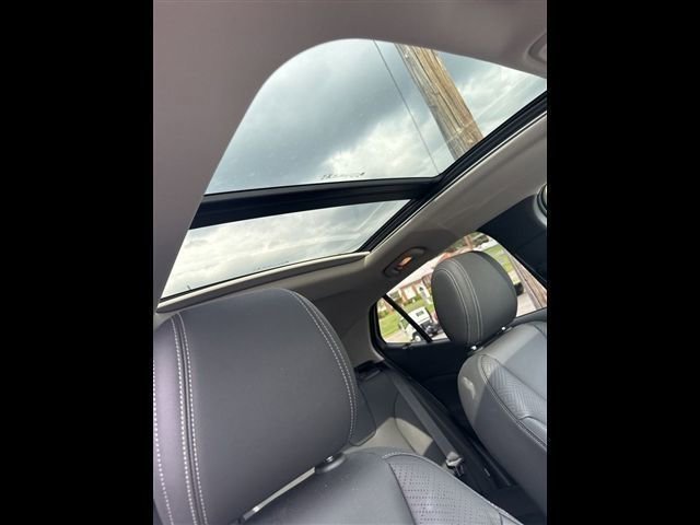 Used 2023 Buick Encore GX Essence w/ Experience Buick Package image 9