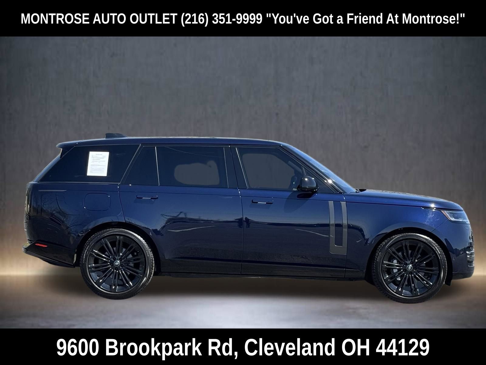 Used 2023 Land Rover Range Rover Long Wheelbase SE image 3