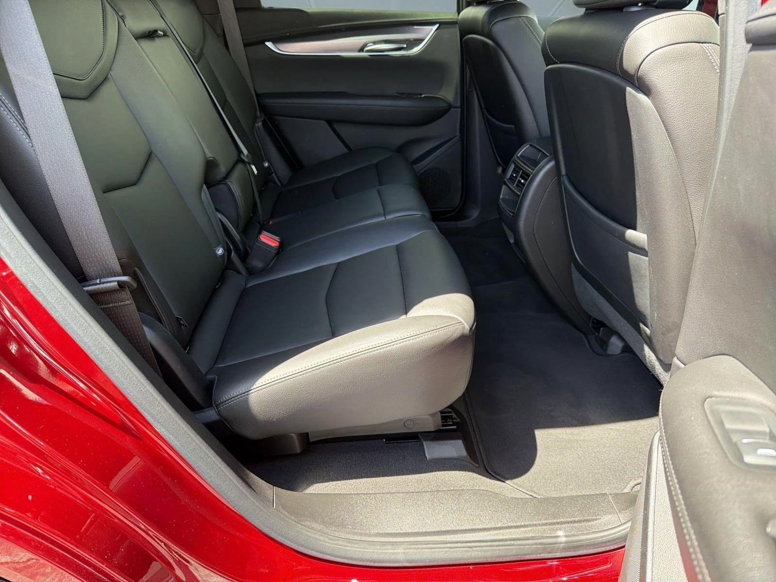 Certified 2024 Cadillac XT5 Luxury w/ LPO, Floor Liner Package FWD image 27