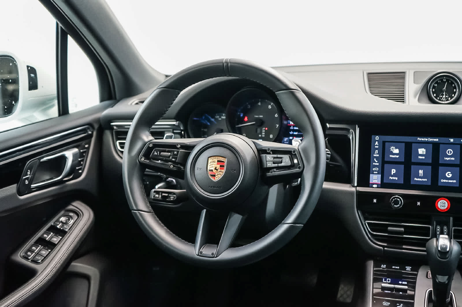 Certified 2026 Porsche Macan AWD/4WD image 21