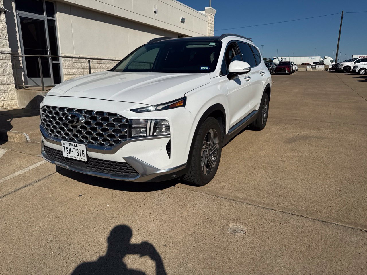Used 2021 Hyundai Santa Fe SEL w/ Convenience + Premium Package FWD image 2