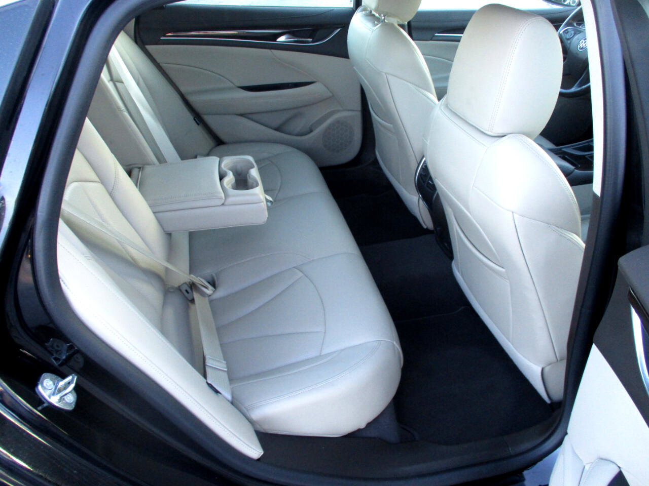 Used 2017 Buick LaCrosse Premium image 11