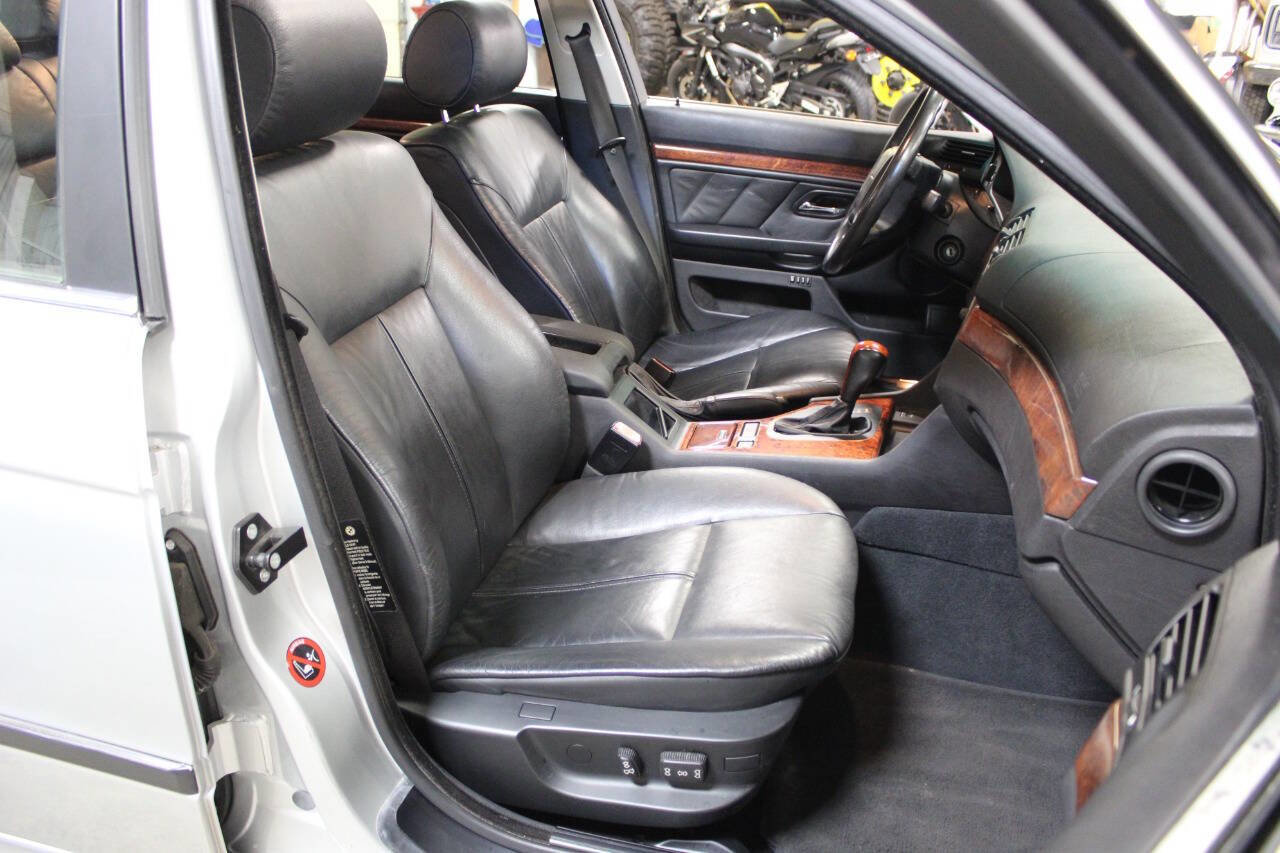 Used 2000 BMW 528i Sedan image 23