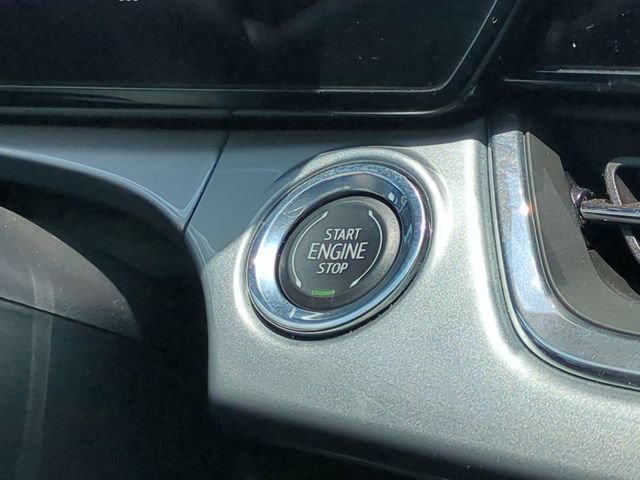 Used 2025 Chevrolet Trax LT w/ LT Convenience Package FWD image 32