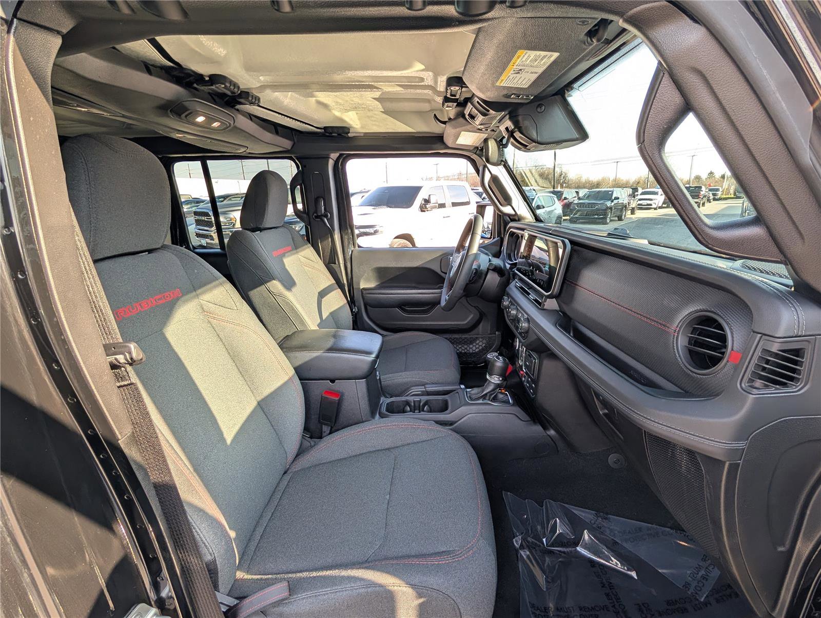 Used 2024 Jeep Wrangler Unlimited Rubicon AWD/4WD image 12