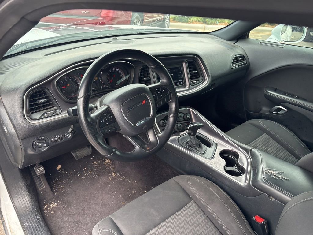 Used 2018 Dodge Challenger SXT w/ Blacktop Package RWD image 3
