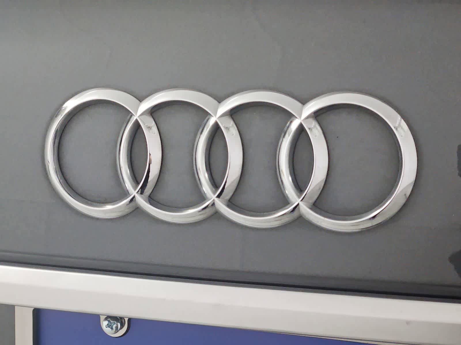 Used 2021 Audi Q5 e Premium w/ Convenience Package AWD/4WD image 11