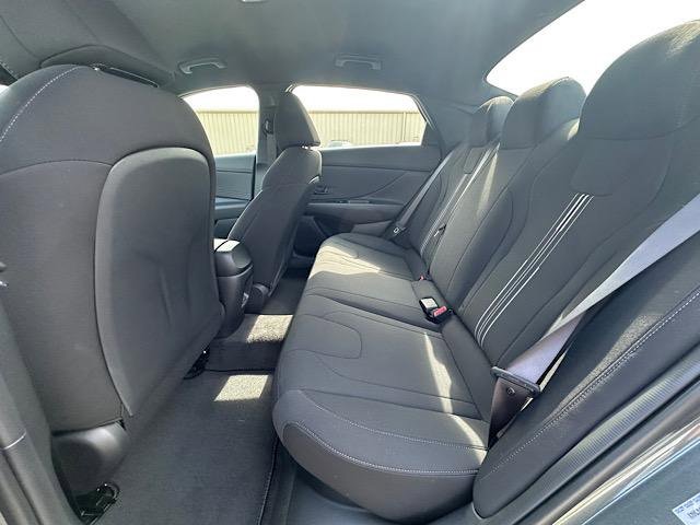New 2025 Hyundai Elantra SEL image 9