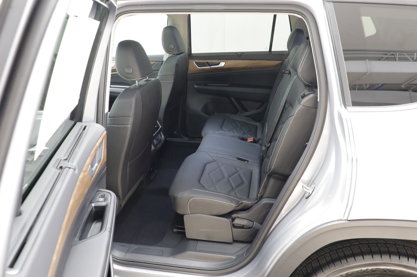 New 2026 Volkswagen Atlas SE image 14